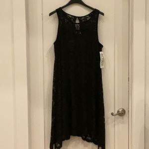 Bethany black evening dress Size large. New with tags.